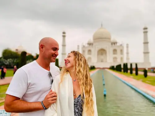 TTI Making couple happy with Taj Tour